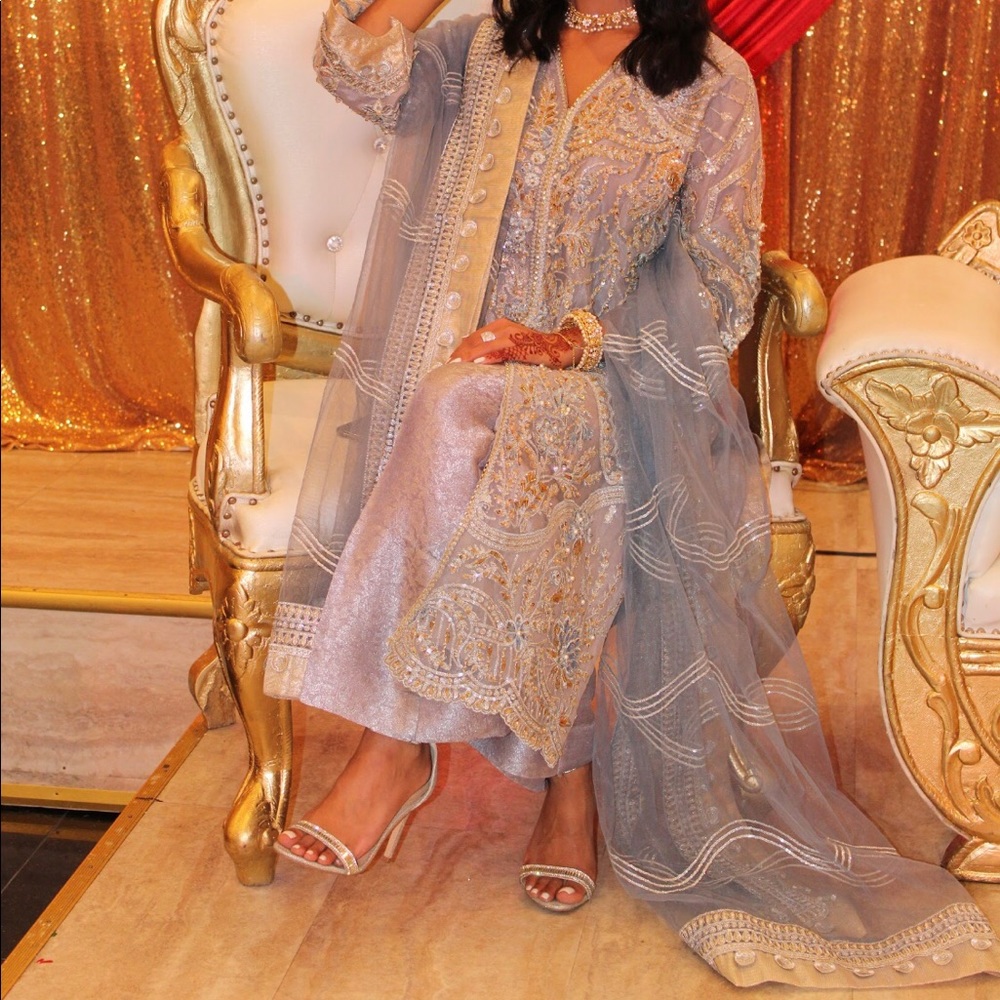 3 piece grey Pakistani / Indian dress. Beautiful dress in very good condition.